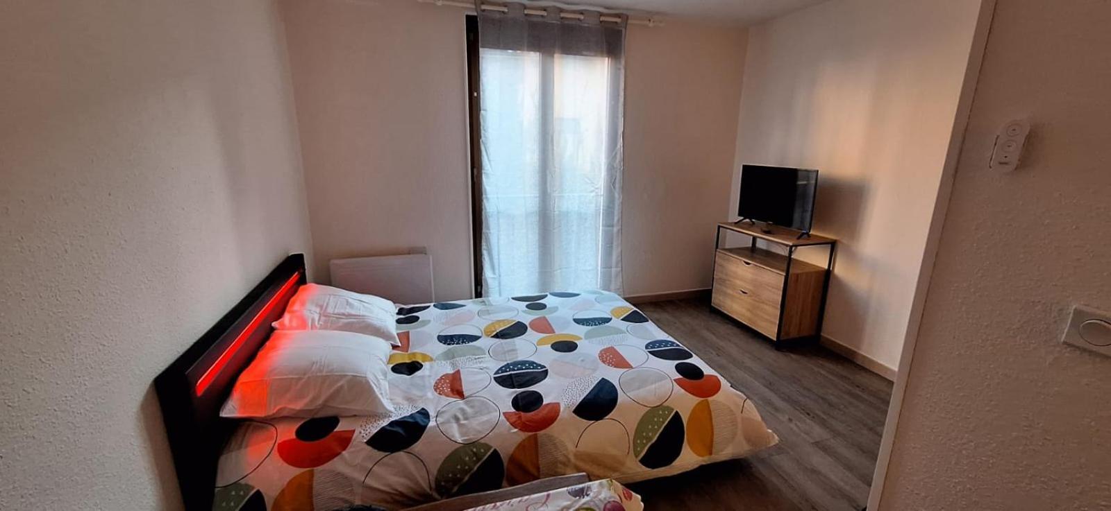 Grand Studio Confortable Jusqu'A 4 Personnes Динь-ле-Бен Экстерьер фото